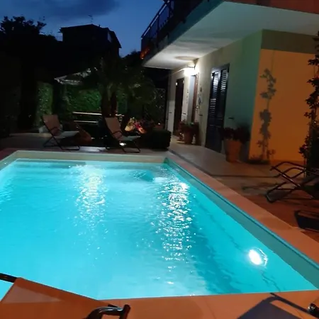 Casa vacanze ETNA COCUS Santa Venerina Exterior foto