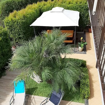 Casa vacanze ETNA COCUS Santa Venerina Exterior foto