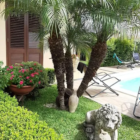 Casa vacanze ETNA COCUS Santa Venerina Exterior foto